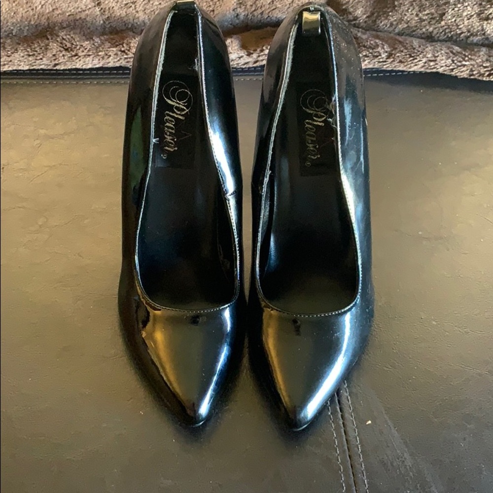 Black patent heels